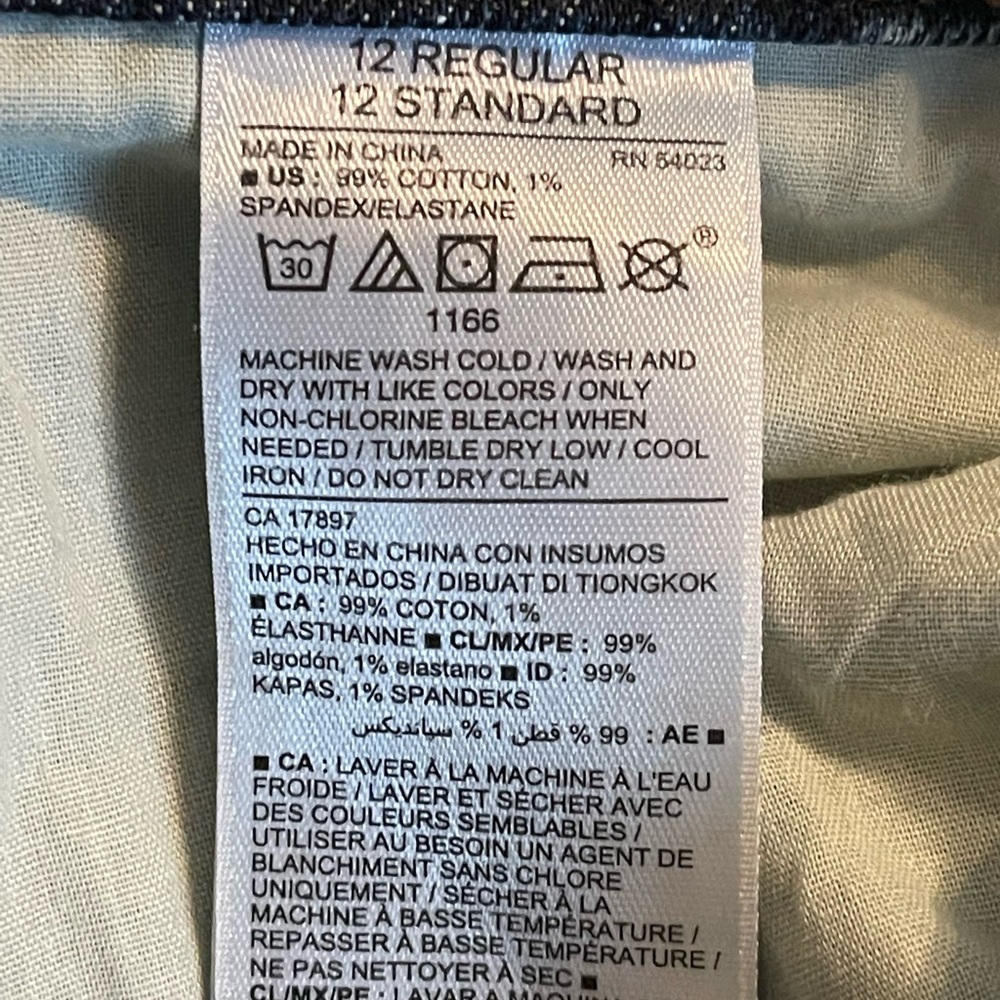 Old Navy boyfriend straight destroyed look jeans size 12 - Picture 2 of 4